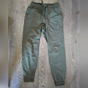 Lululemon joggers size M in green
